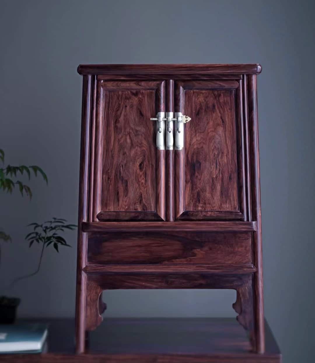 海南黄花梨降香黄檀角柜