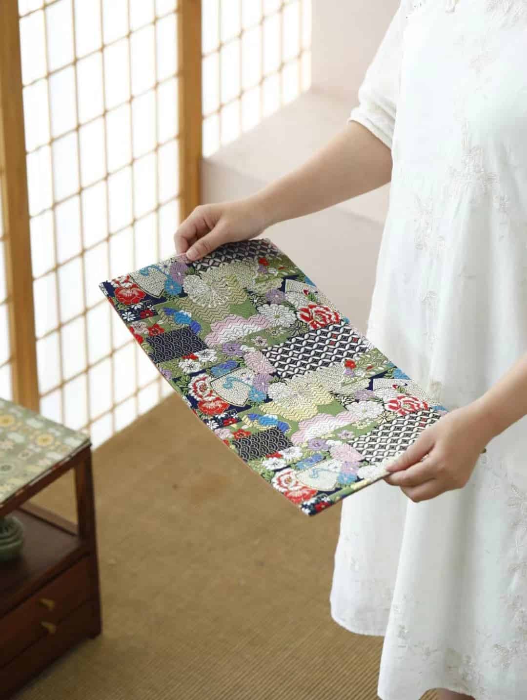 西阵织锦缎茶铺